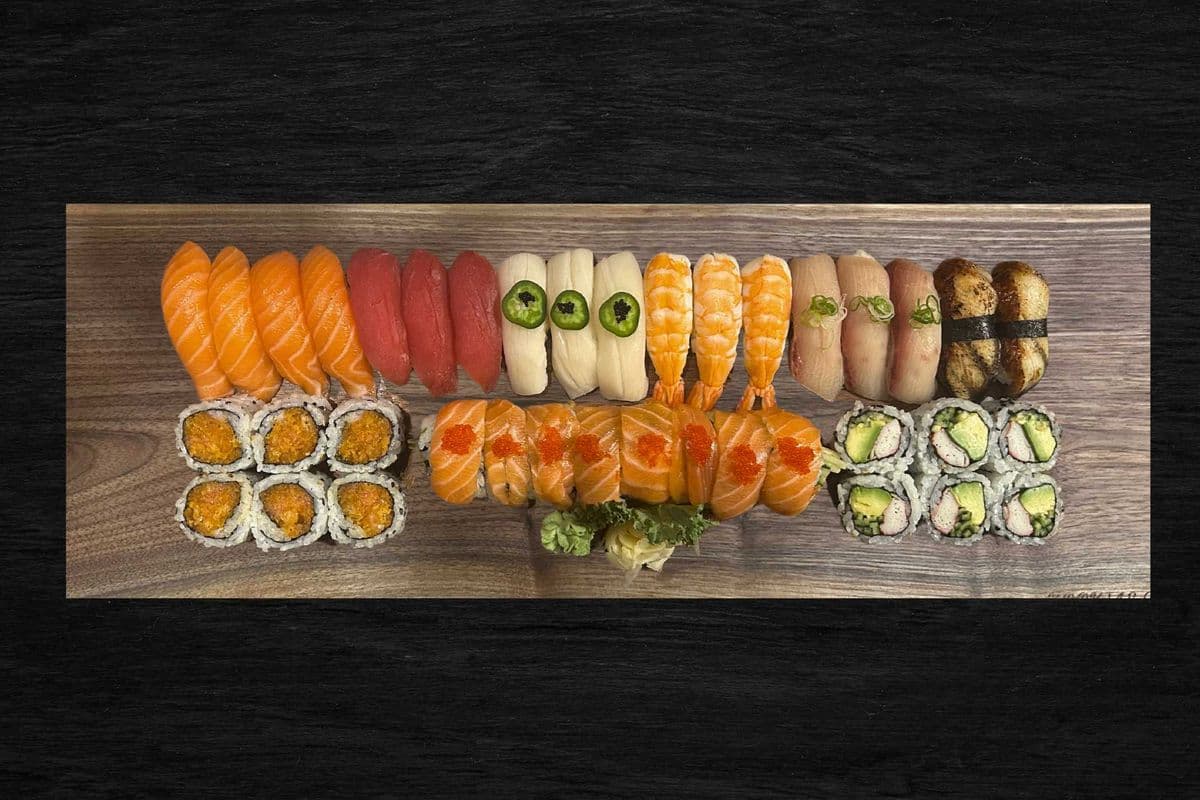 PT03. Sushi and Roll Tray A (38 pcs)