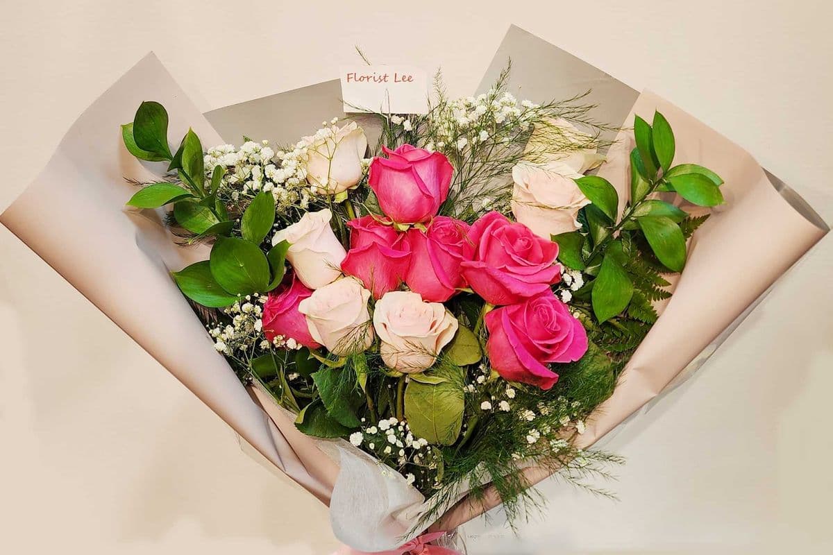 "Pink and White Roses" / "Roses roses et blanches"