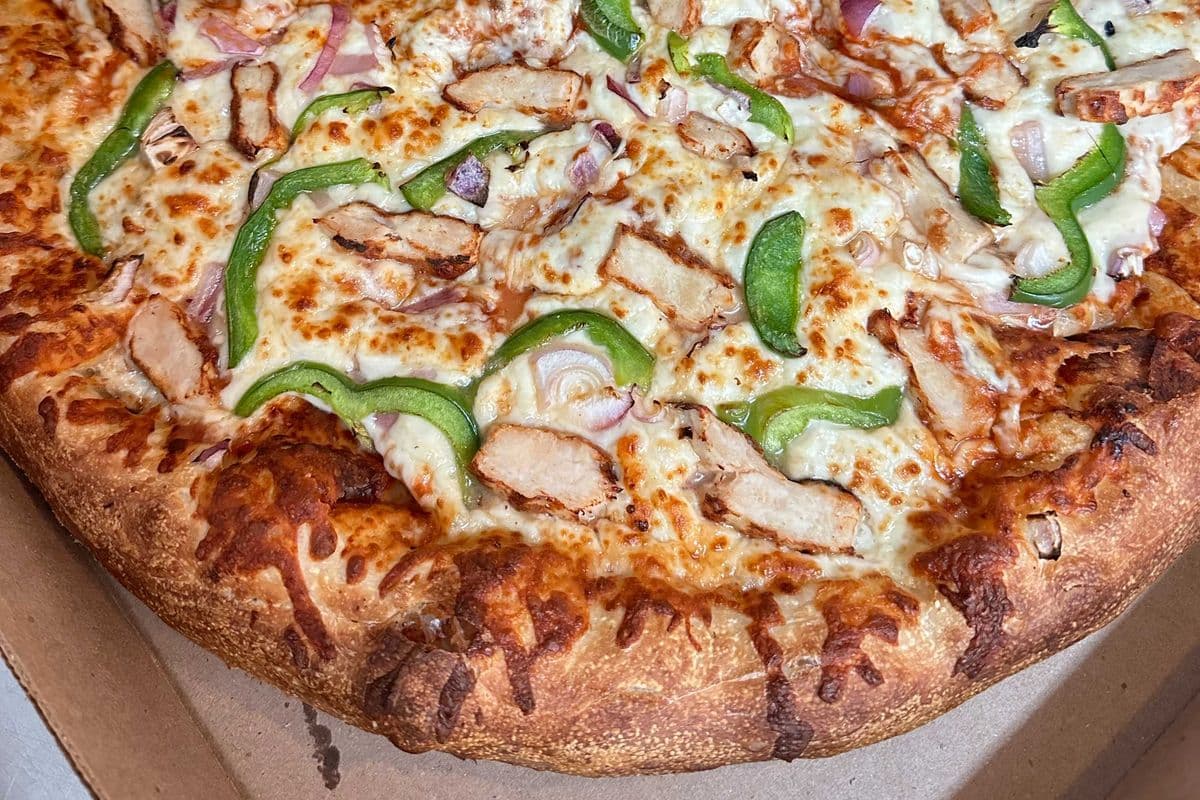 Large BBQ Chicken Pizza
