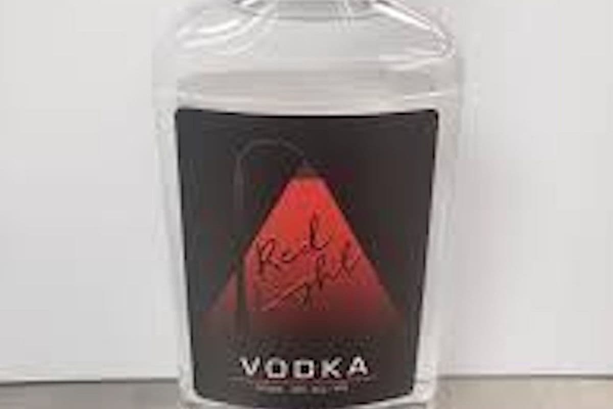 RED LIGHT VODKA 375ML (1 x 375ML)