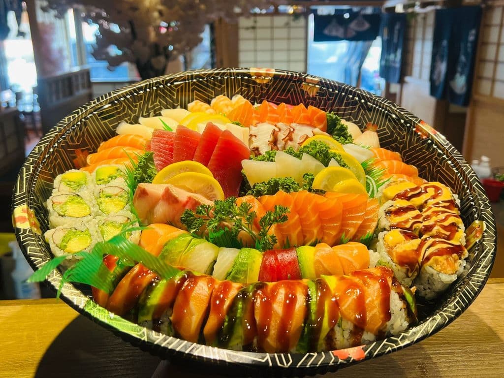 Sushi, Sashimi & Maki (Medium-60pcs)