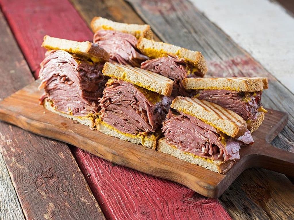 Sandwich à la viande fumée classique 6 oz
