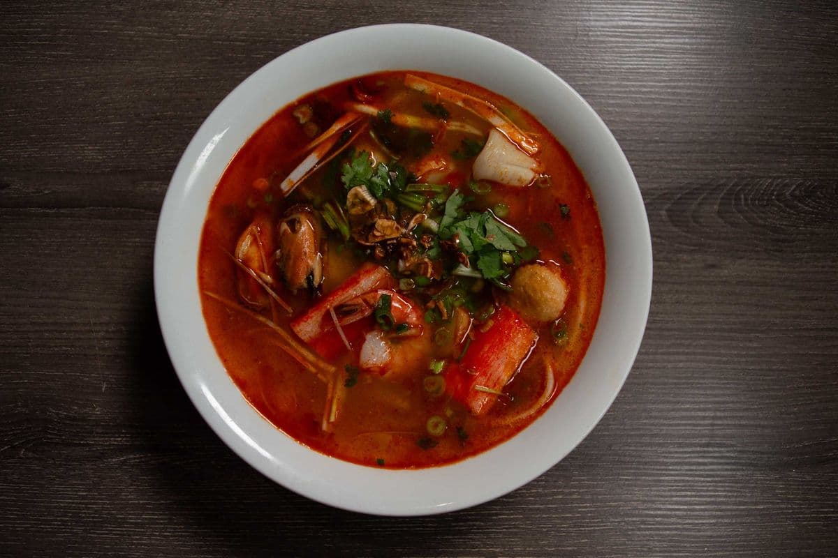 S6. Thai Style Seafood with Vermicelli (Bun Thai Lan)