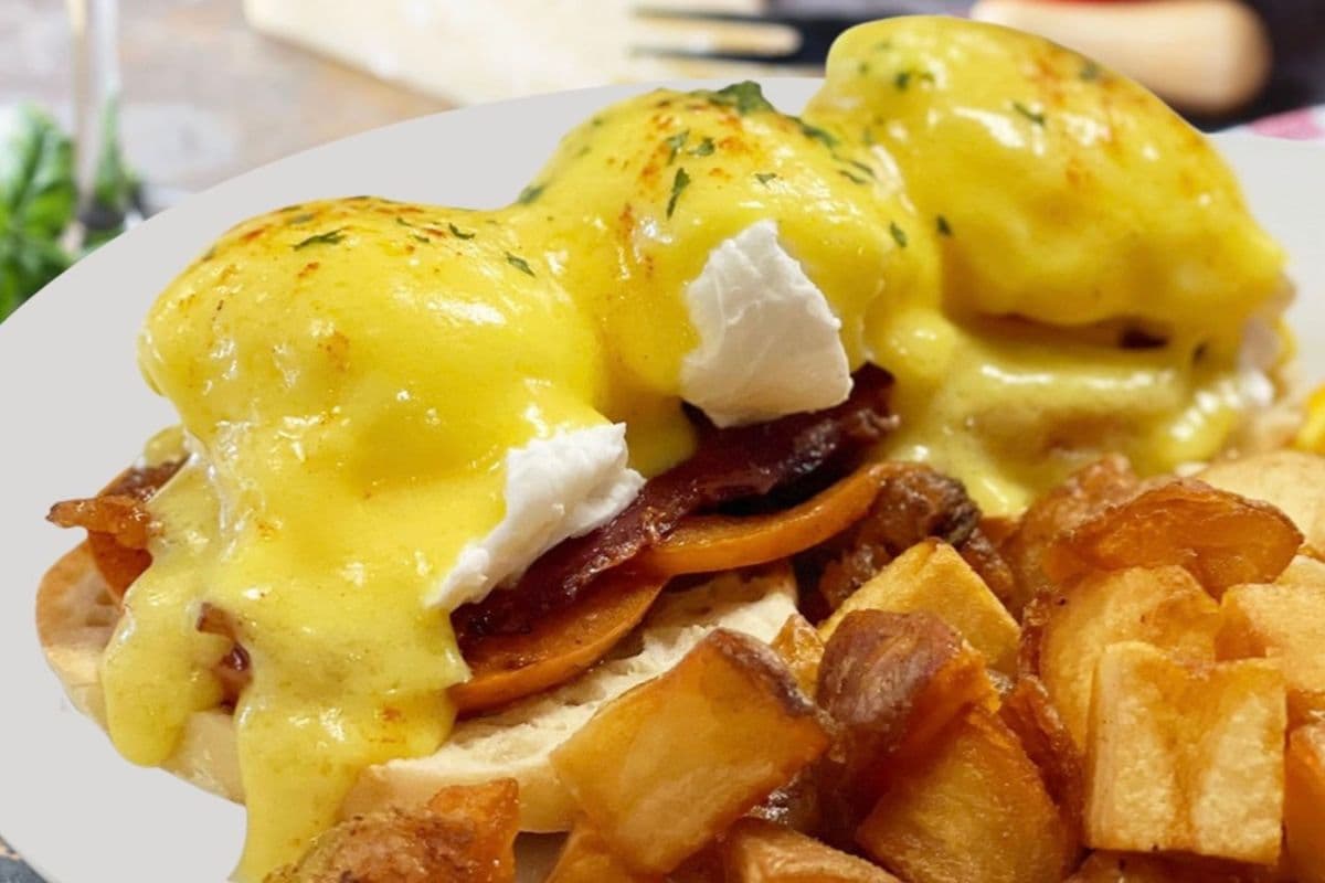 Bacon Tomato Benny