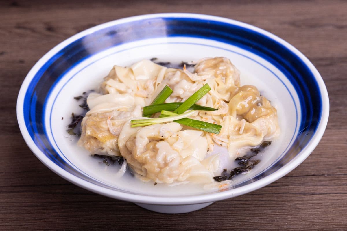 D04. Mushroom and Prawn Wonton Soup (凈香菇鮮蝦雲吞)