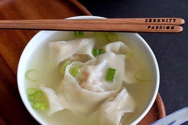 7. Wonton Soup (16 oz/32 oz)