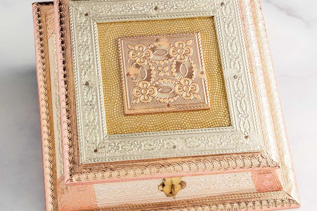Flower Square Medium - Dry Fruit Box