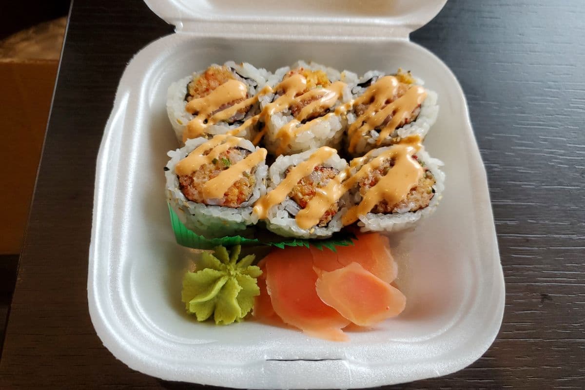 77. Spicy Scallop Roll (6 pcs)