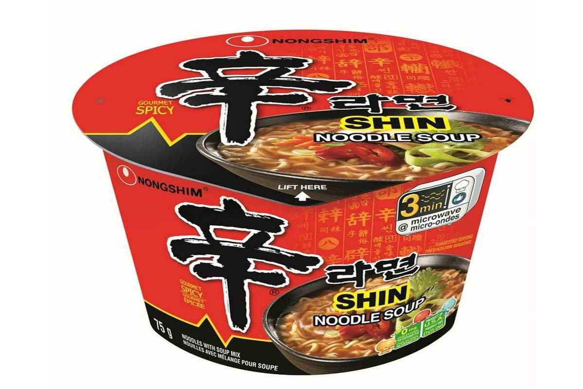 Nongshim Bowl Noodle Soup Hot and Spicy (1 ct)