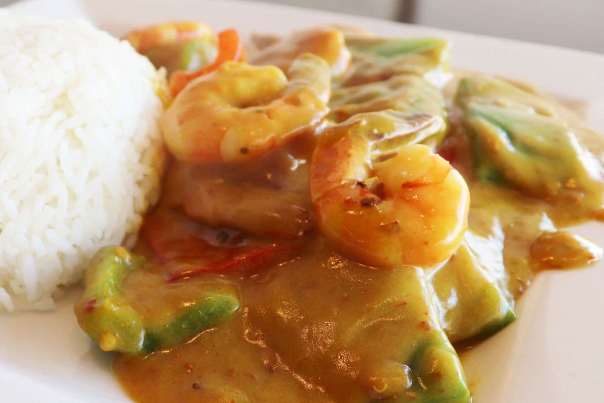 T4. Spicy Coconut Curry