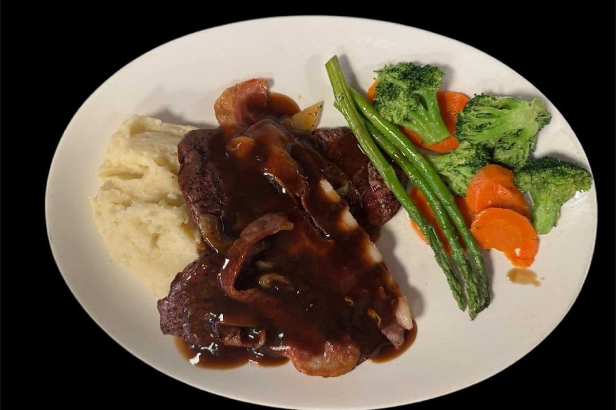 Liver and Onions with Bacon