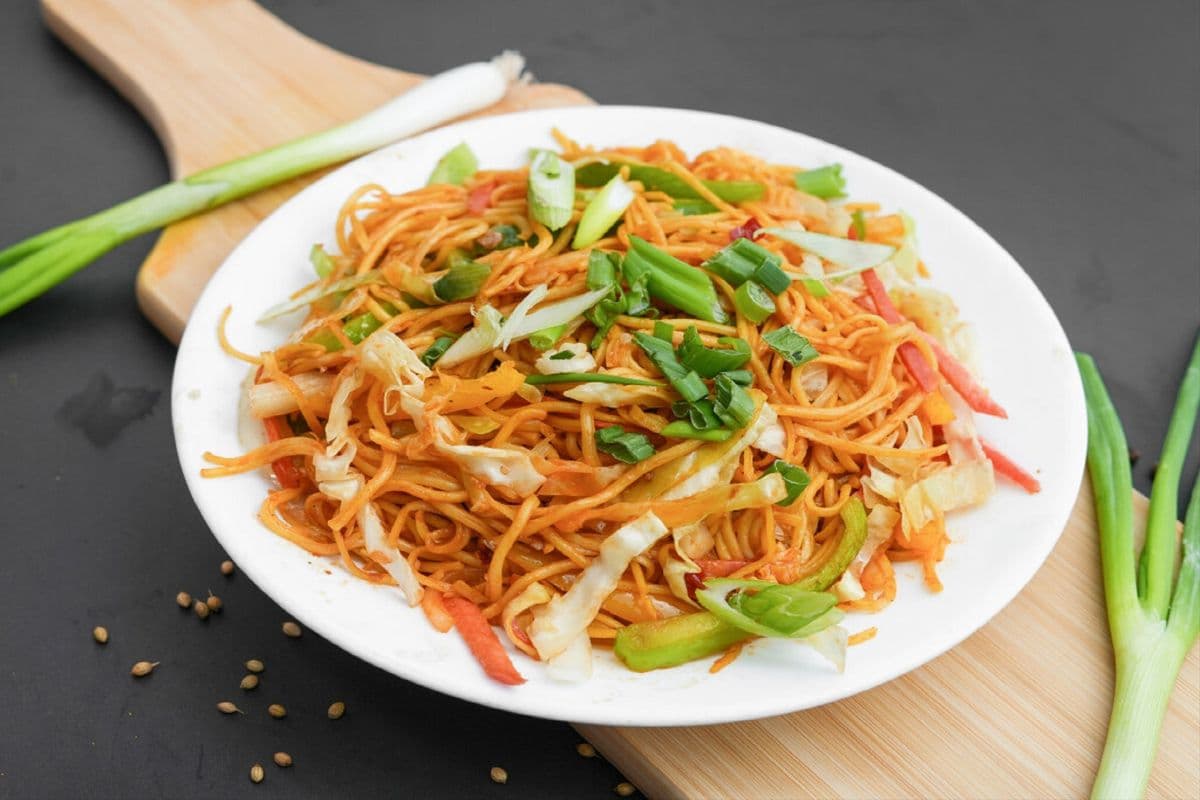 Veg Hakka Noodles