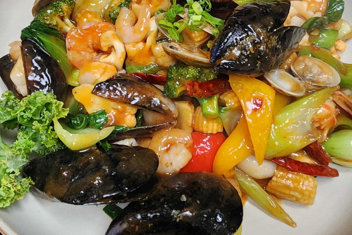 Stir-Fried Seafood and Vegetables