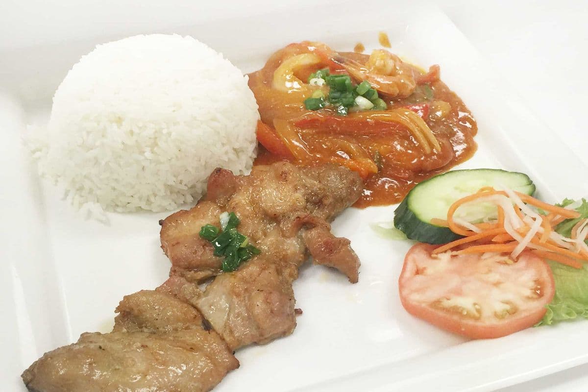 G12. Grilled - Chicken and Jumbo Shrimp on Steam Rice