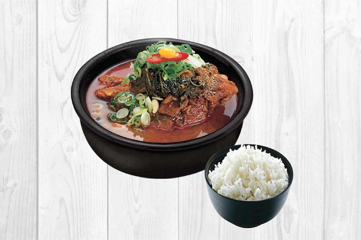 K01. Gamjatang (Pork Bone Soup)