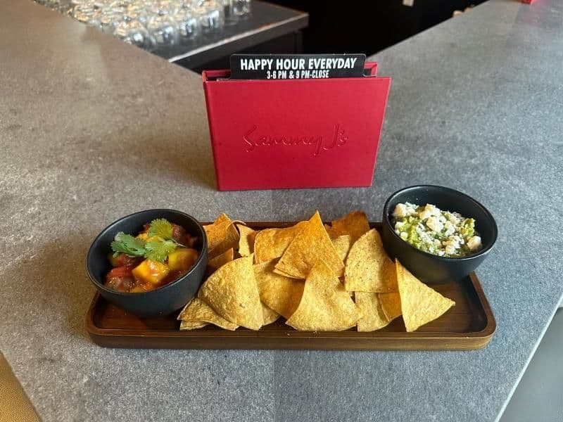 MANGO SALSA & GUAC