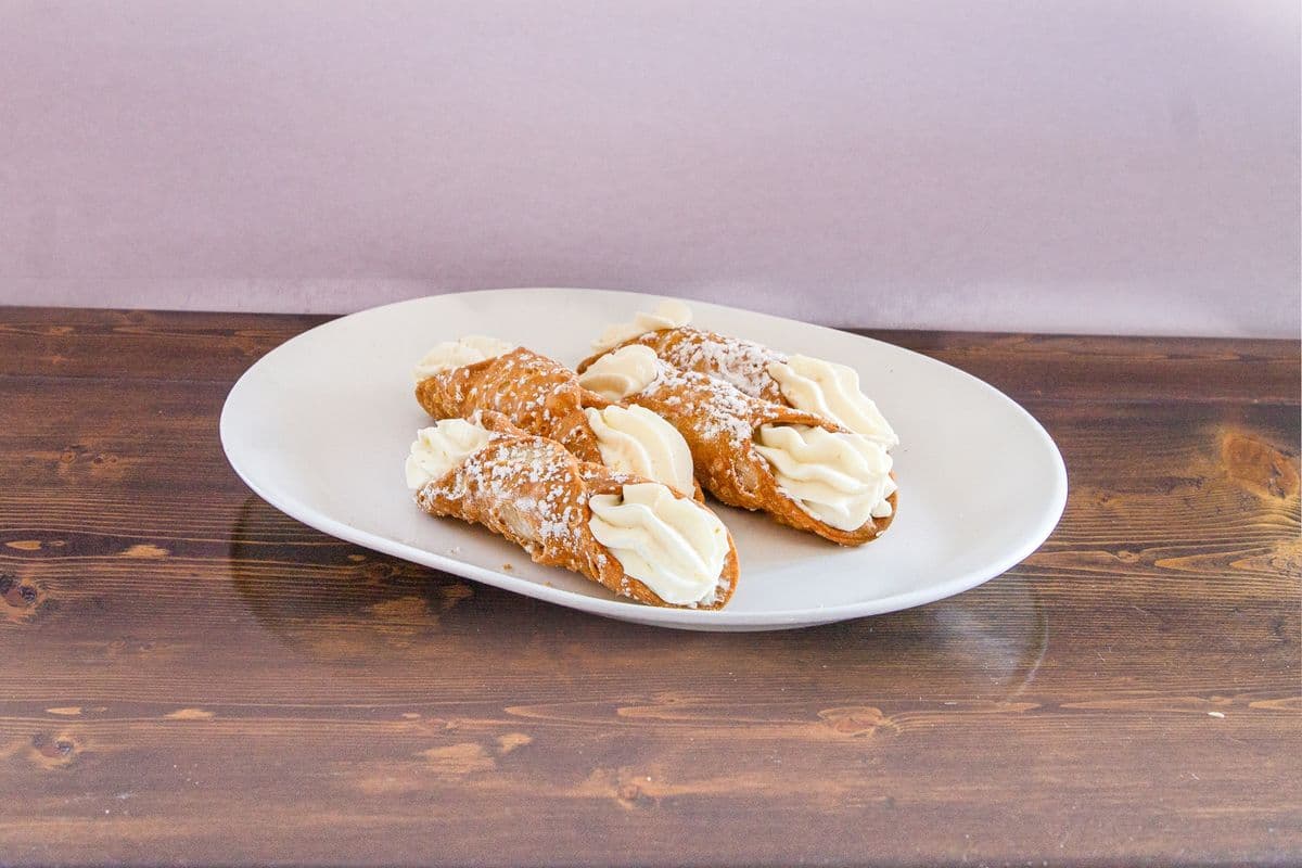 Large Cannoli