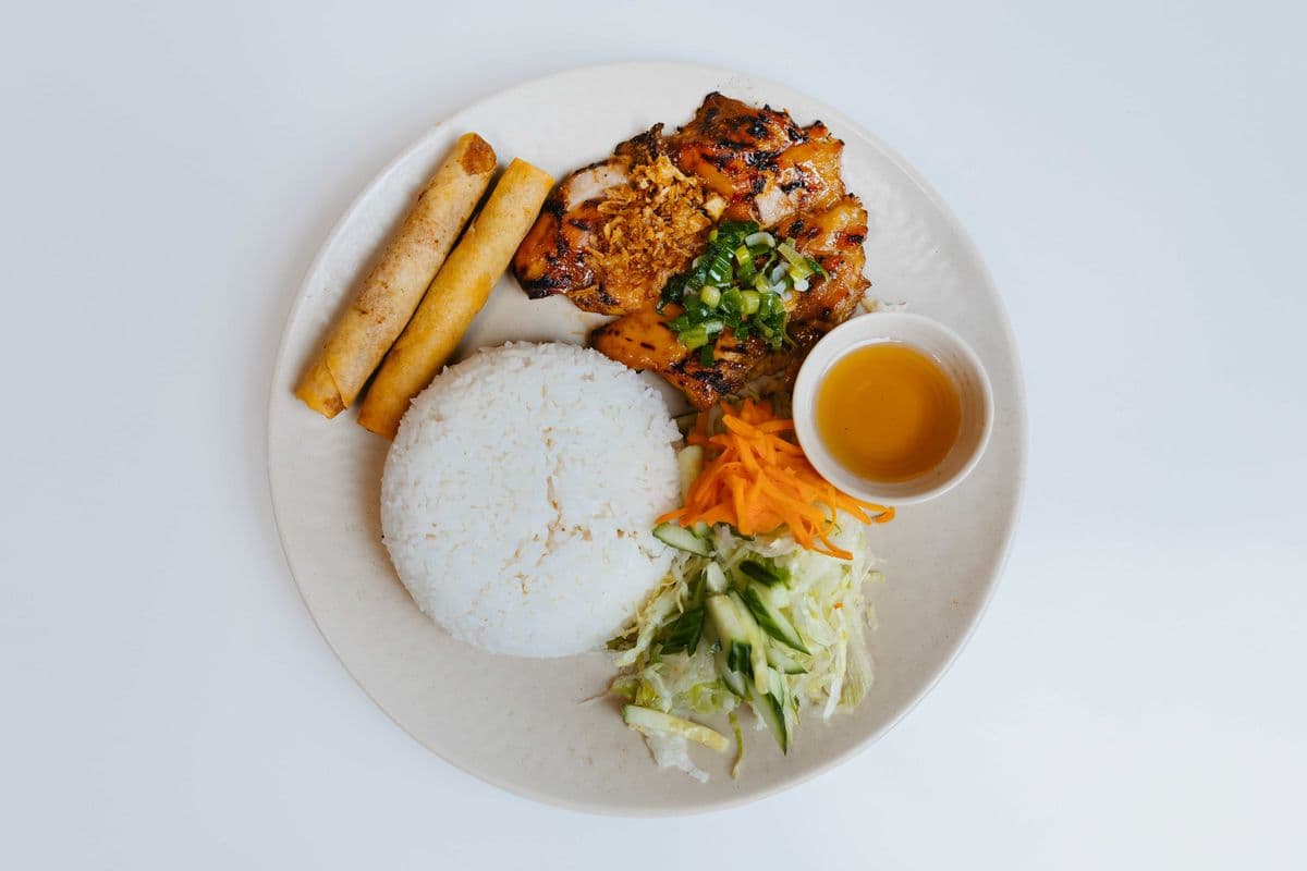 48. Grilled Chicken , Spring Roll on Steamed Rice