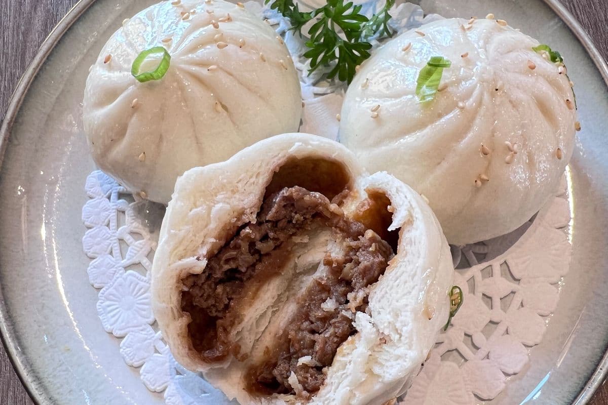 22.Steamed Bun Stuffed with Braised Pork In Sauce (Pan-Fried ) (3 Pcs)