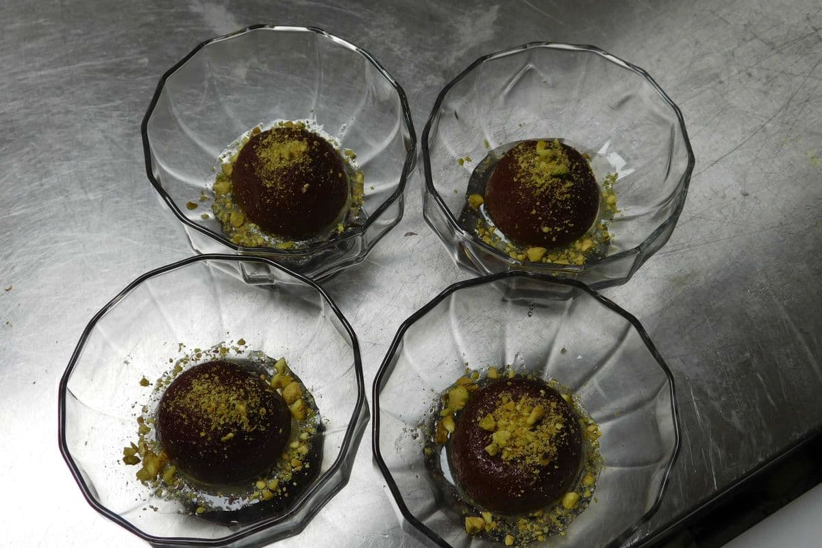 Garam Gulab Jamun (2 pcs)