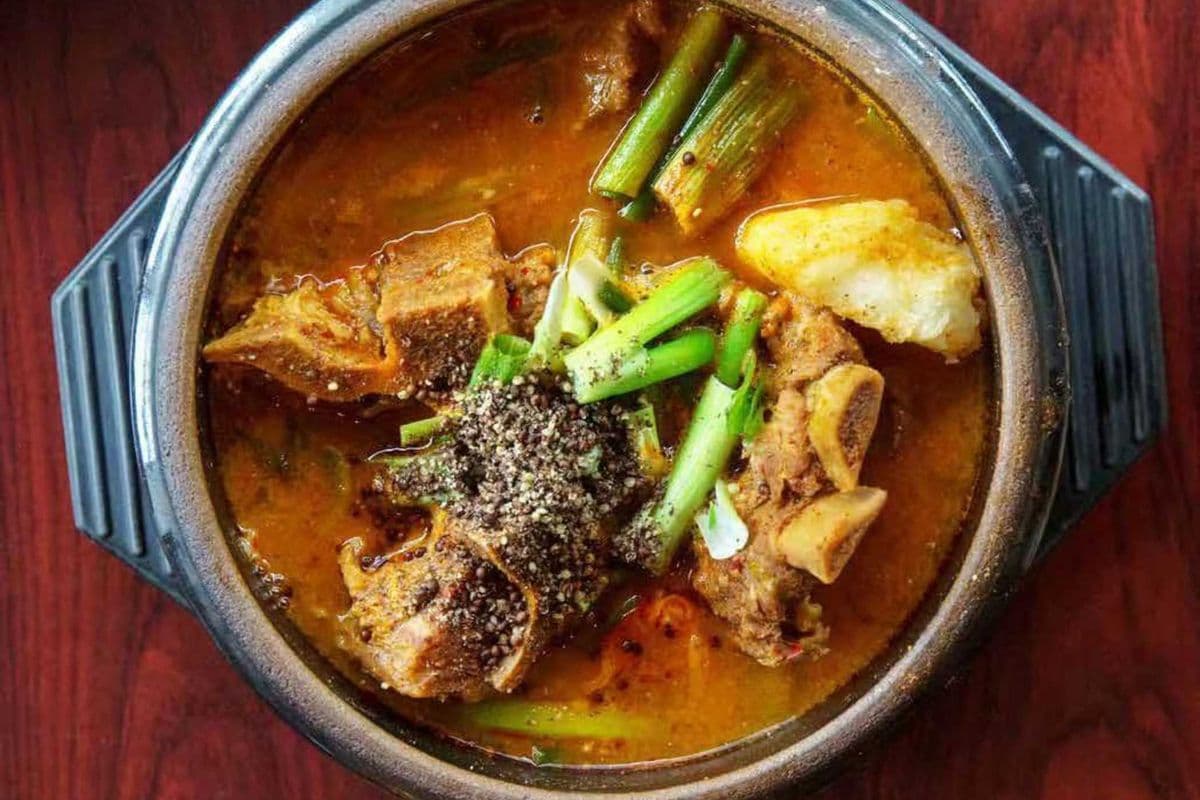 Spicy Pork Bone Soup