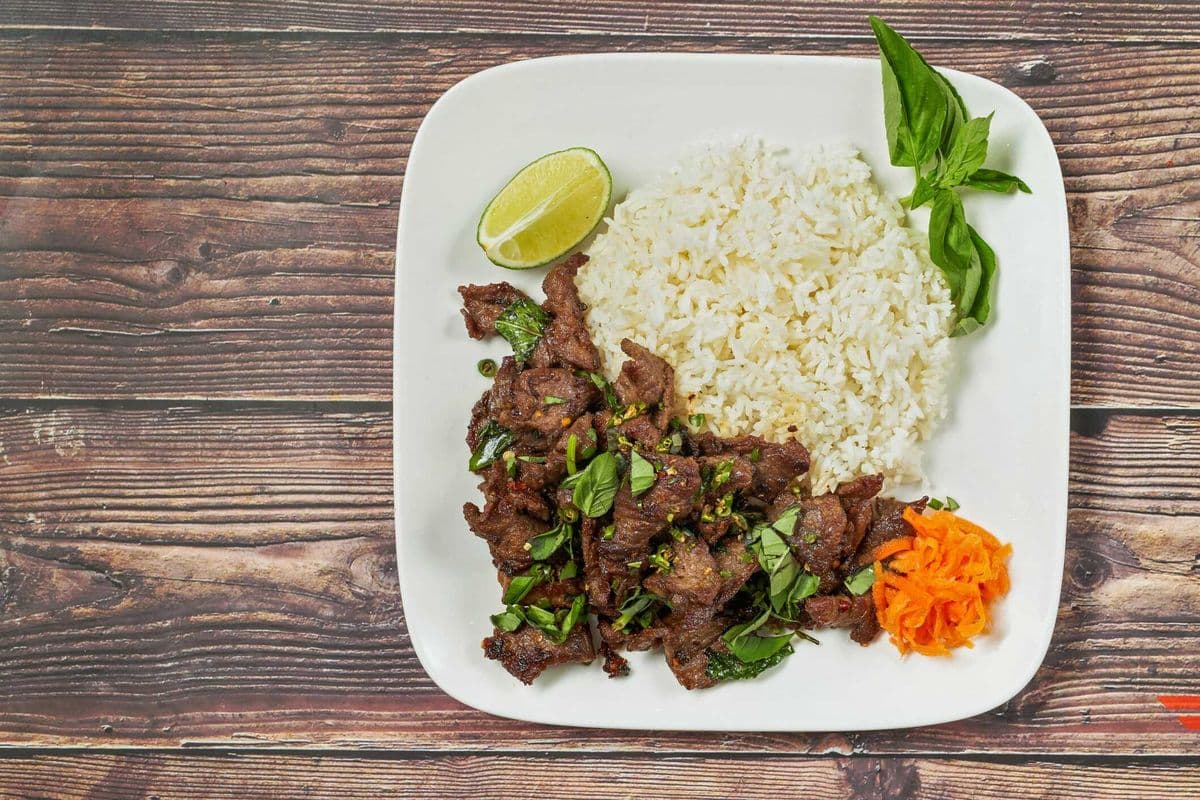 T4. Beef, Thai Basil & Chilli Pepper with Rice