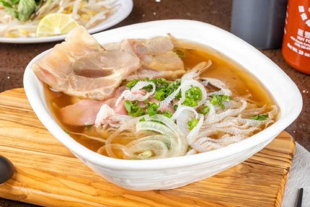 113 - Flank Brisket Noodle Soup (熟腩粉） - Pho Nam