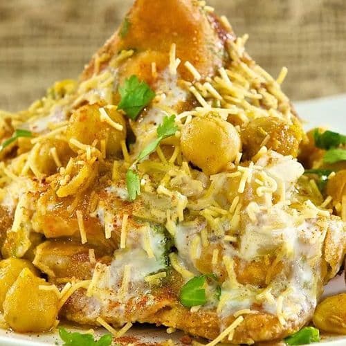 Butter Chicken Samosa Chaat