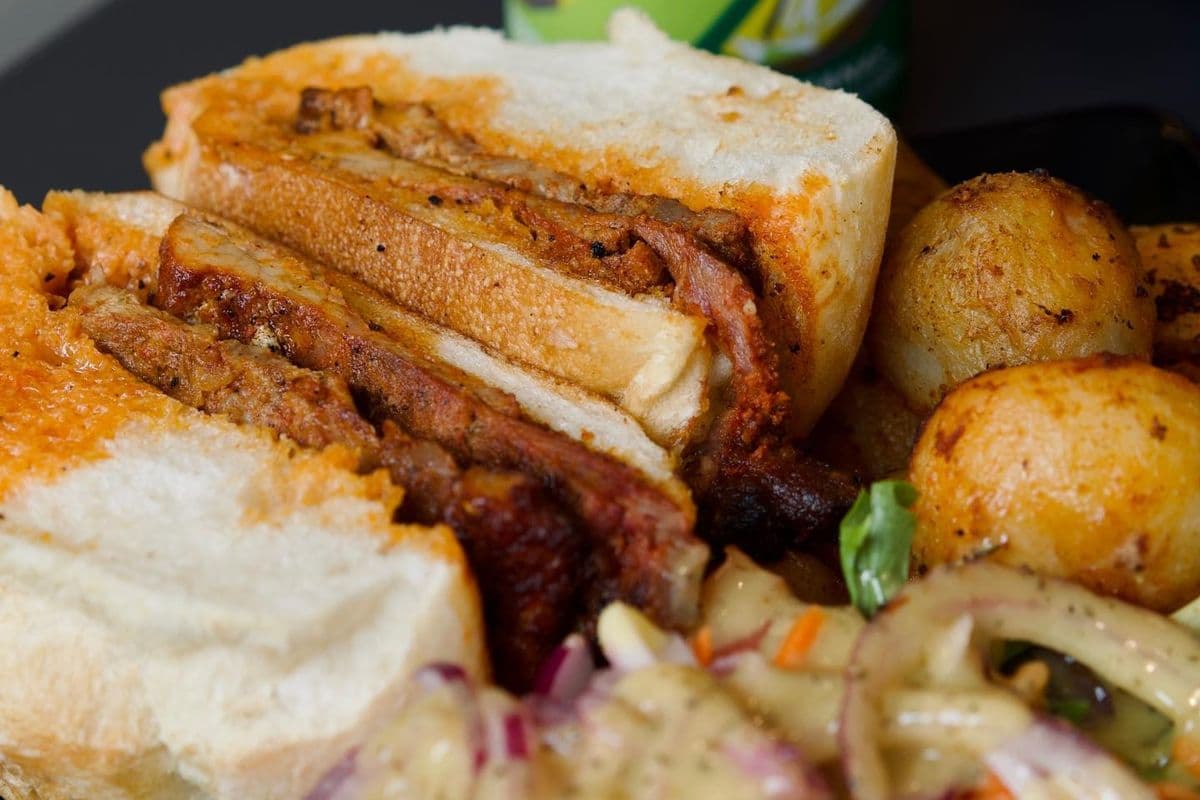 Sandwich Bifana / Bifana Sandwich