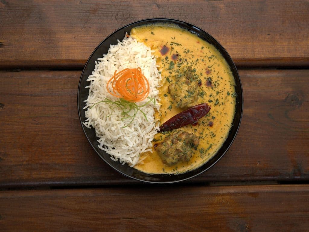 Khatti Kadhi Pakoda Lunch Bowl