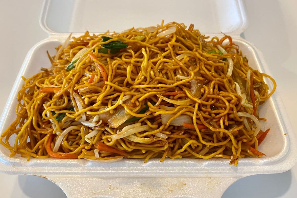N32. Pan Fried Egg Noodle with Bean Sprout