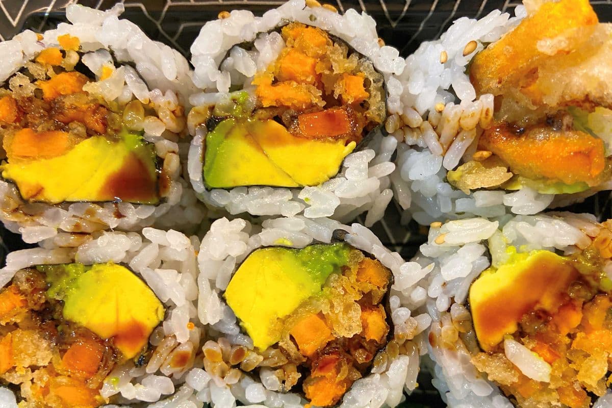 Yam Avo Roll (6 pcs)