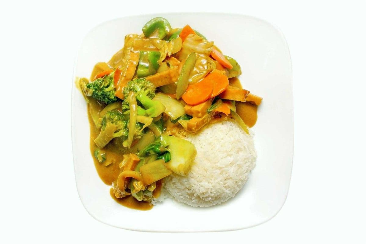 V9. Vegetables and Tofu Curry on Rice