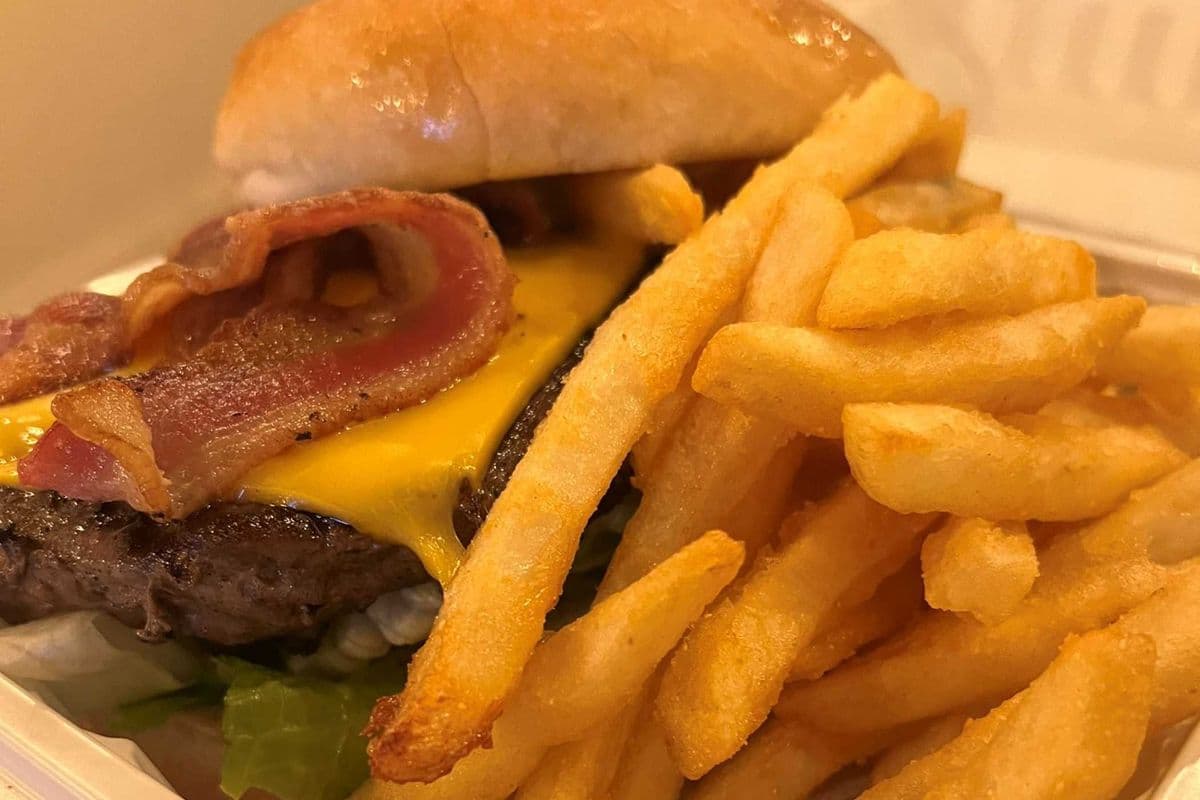 Bacon & cheese burger (8 OZ)
