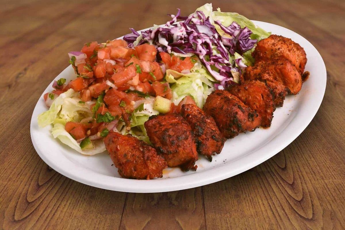 Tandoori Kabob Salad & Naan