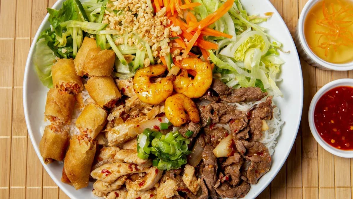 B20. Pho City Ultimate Bowl