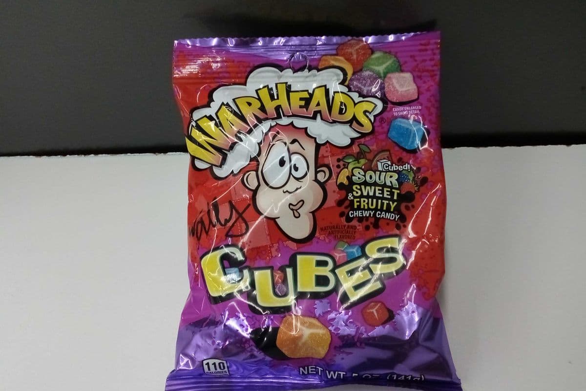 WarHead Sour & Sweet Fruity Cubes (141g)