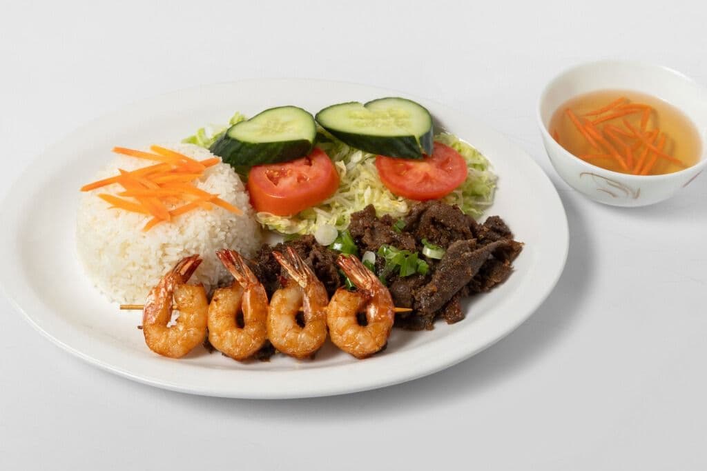 R6. Grilled Beef and Prawn on Steamed Rice
