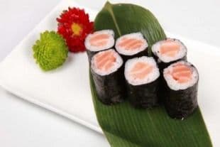 45. Salmon Roll (6 pcs)