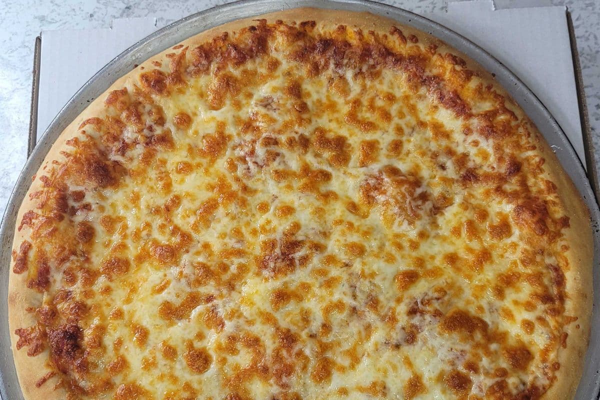 Petite pizza fromage / Small Cheese Pizza