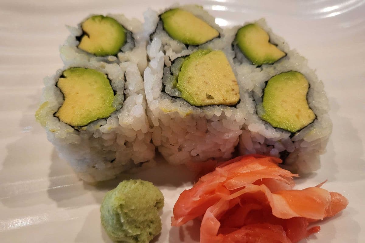 Avocado Maki (6 pcs)