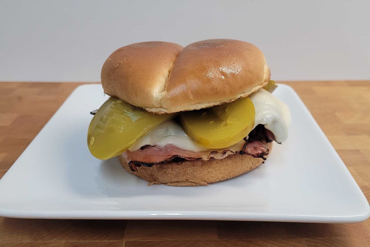 Smoke Suisse Burger (Swiss Smoke Burger)