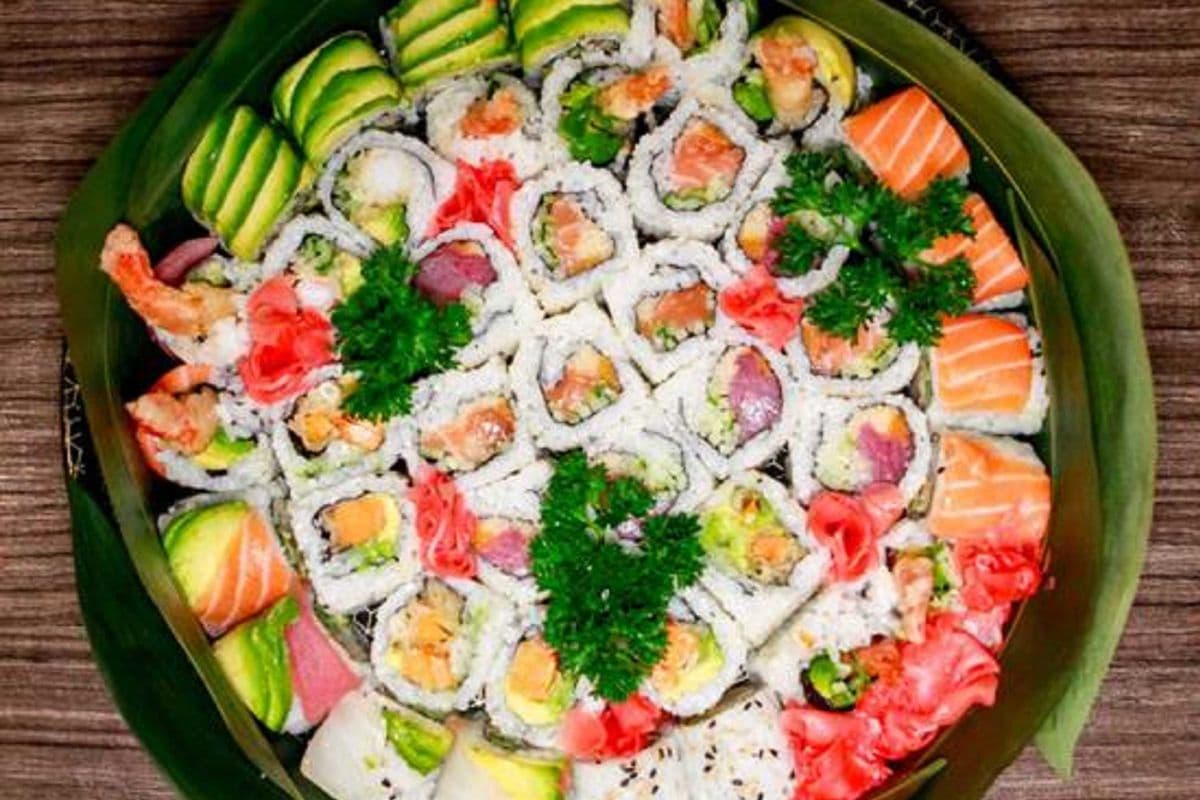 Dragon Roll Party Tray (42 pcs)