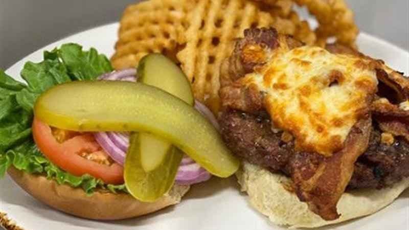 Prime Rib Burger Deluxe (8 oz)