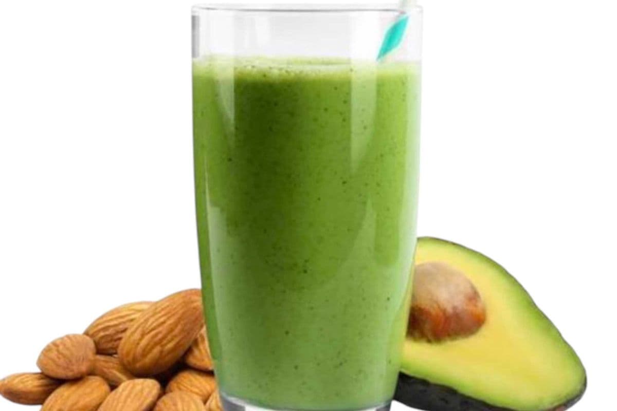 Avocado Almond Smoothies