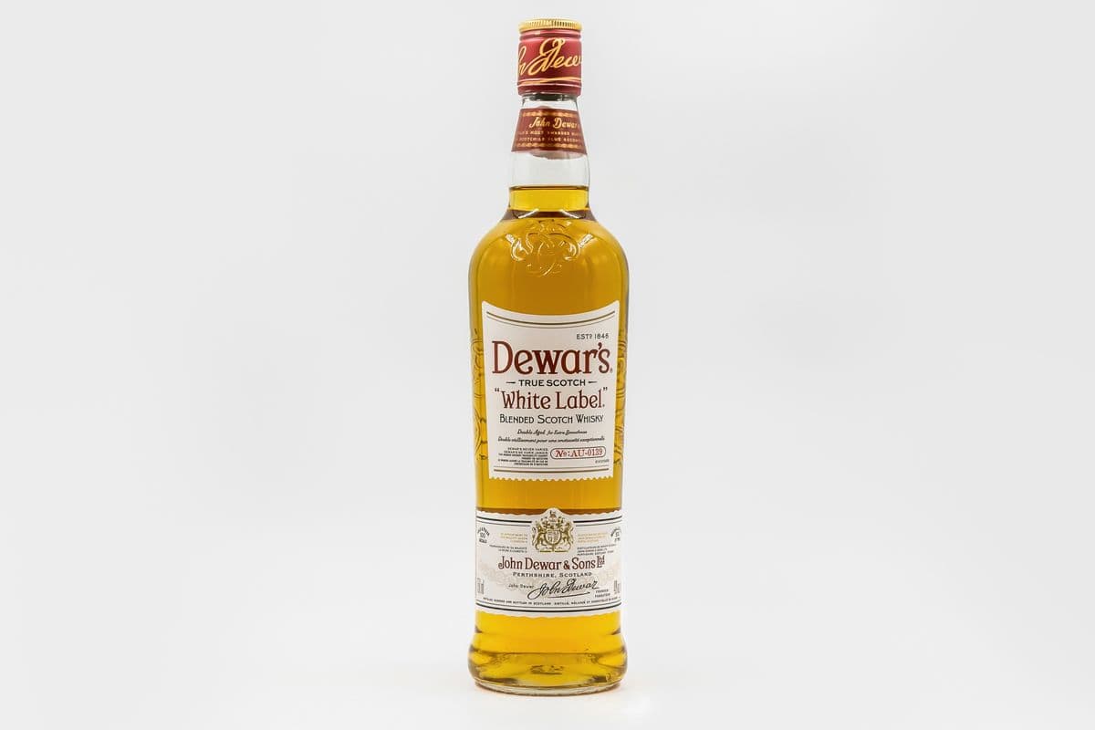 Dewar's White Label Whisky (1 x 750 ml)