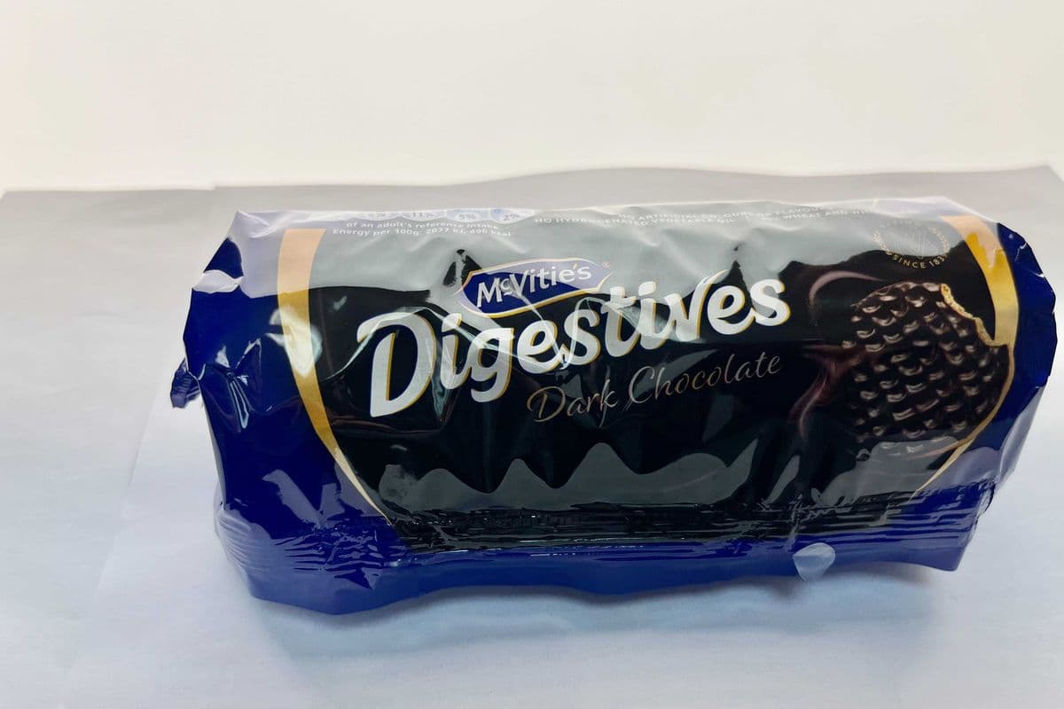 McVitie's Digestives Dark Chocolate (250 gm)