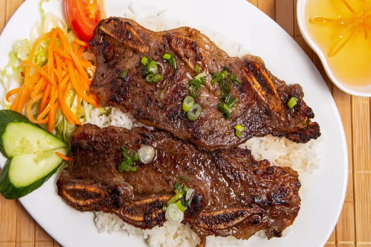 75. Bean Curd Wrapped Shrimp Paste & Grilled Short-Rib or Pork Chop with Steam Rice
