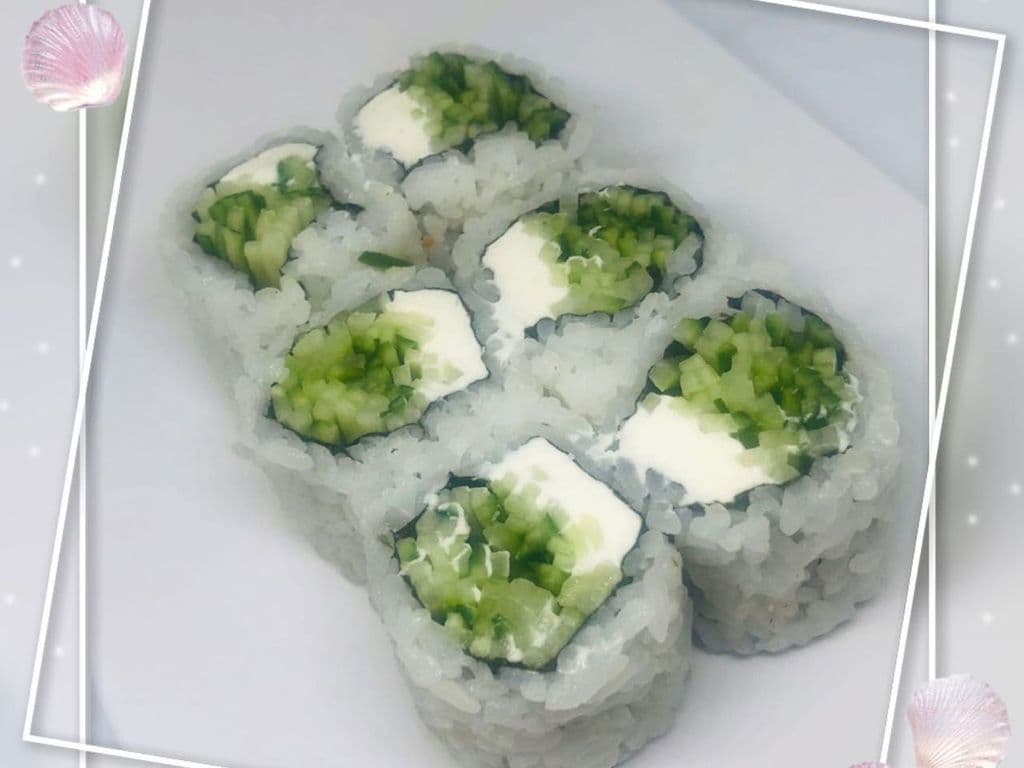 #Cucumber & Cheese Roll (6pcs)