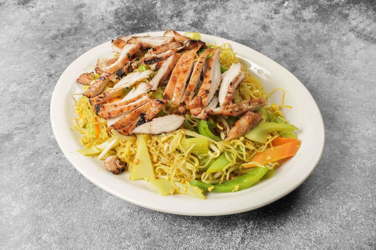 V9. Nouilles Singapour au poulet